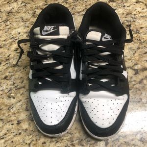Nike W Dunk Low women Basketball shoes pre owned size 9.5